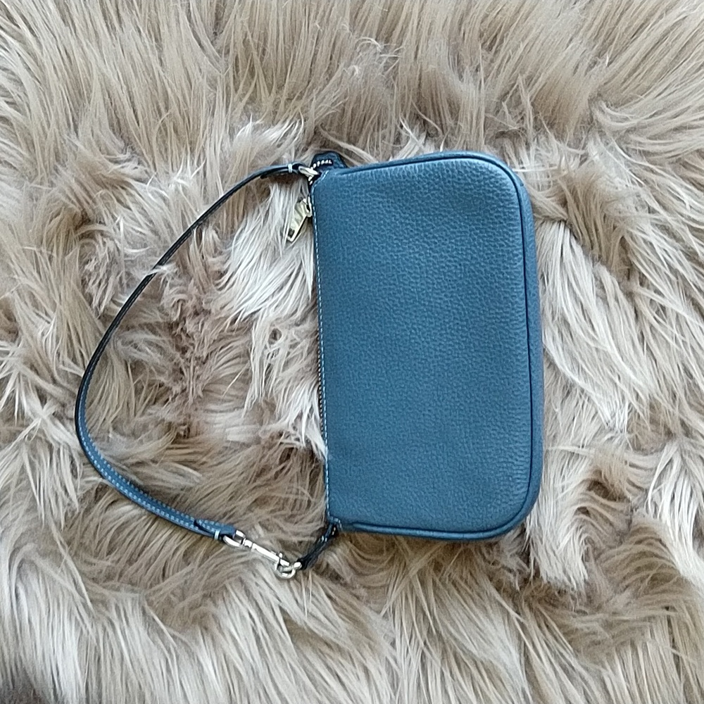 ๐ COACH Mini Bag Wristlet - Picture 2 of 12